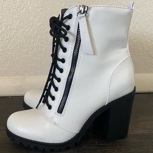 Heel boots